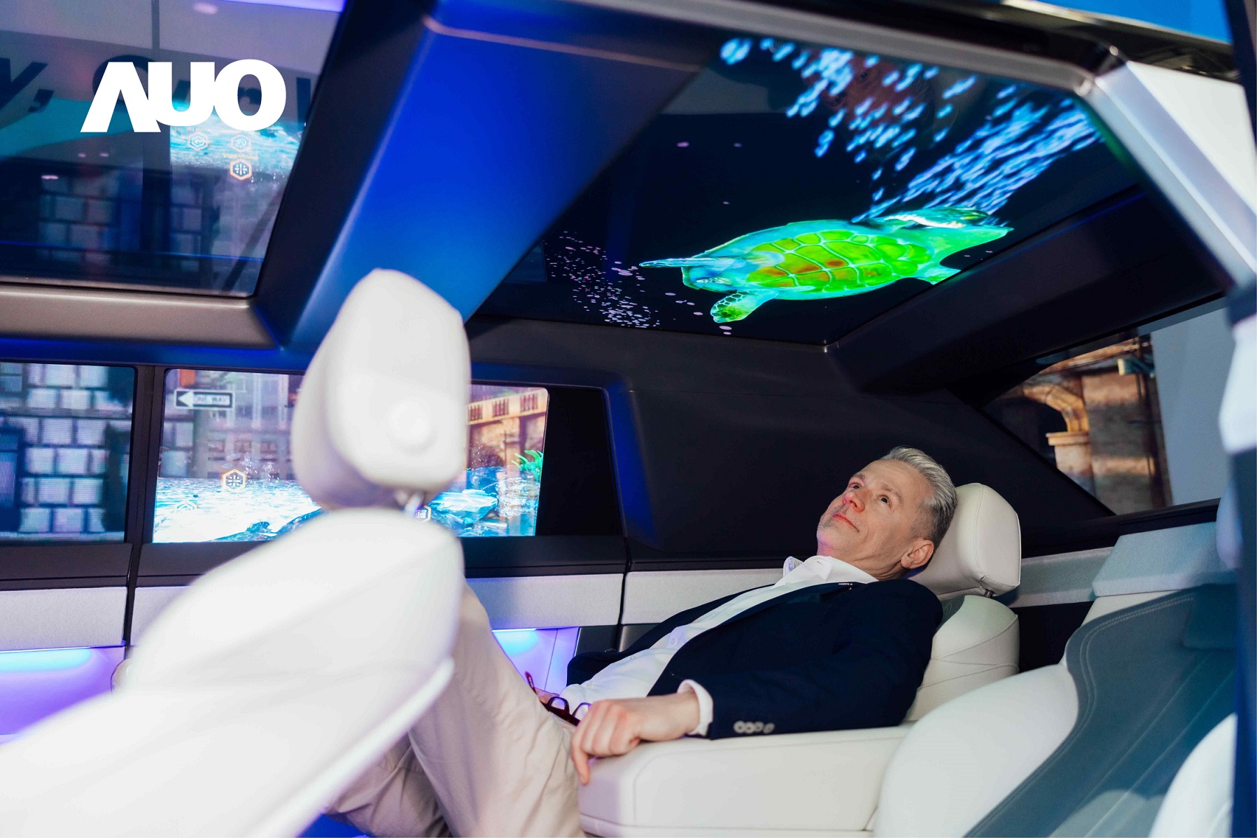 友達Smart Cockpit 2025集Micro LED透明、大型化、可撓優勢之大成，攜手BHTC打造未來視界的車用Display HMI解決方案